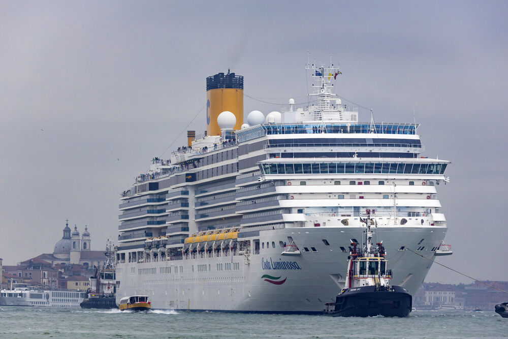 Mann springt absichtlich von Kreuzfahrtschiff! Mann springt nach Streit mit Familie über Bord 